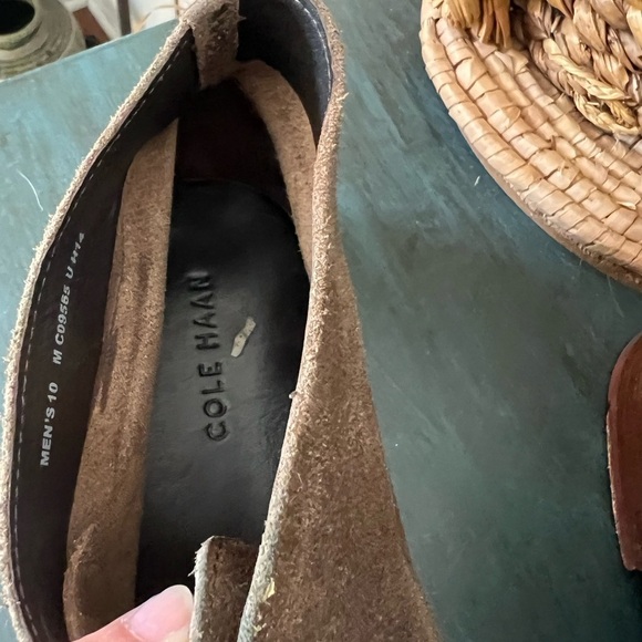 Cole Haan men’s 10 brown suede Chelsea short boot. - Picture 5 of 13
